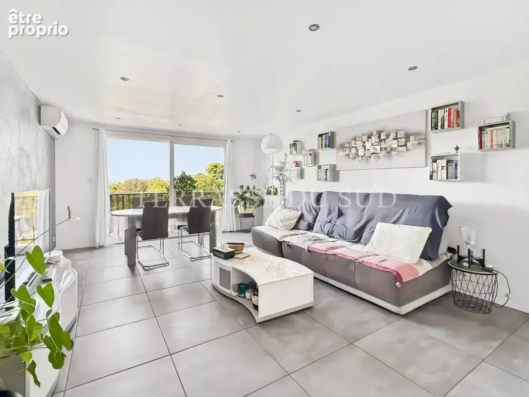 Vente Appartement 3 Pièce de 73 m2 avec Balcon/Terrasse, Loggia et Cave - Pointe-Rouge / Pastré - Marseille 8 - photo 4