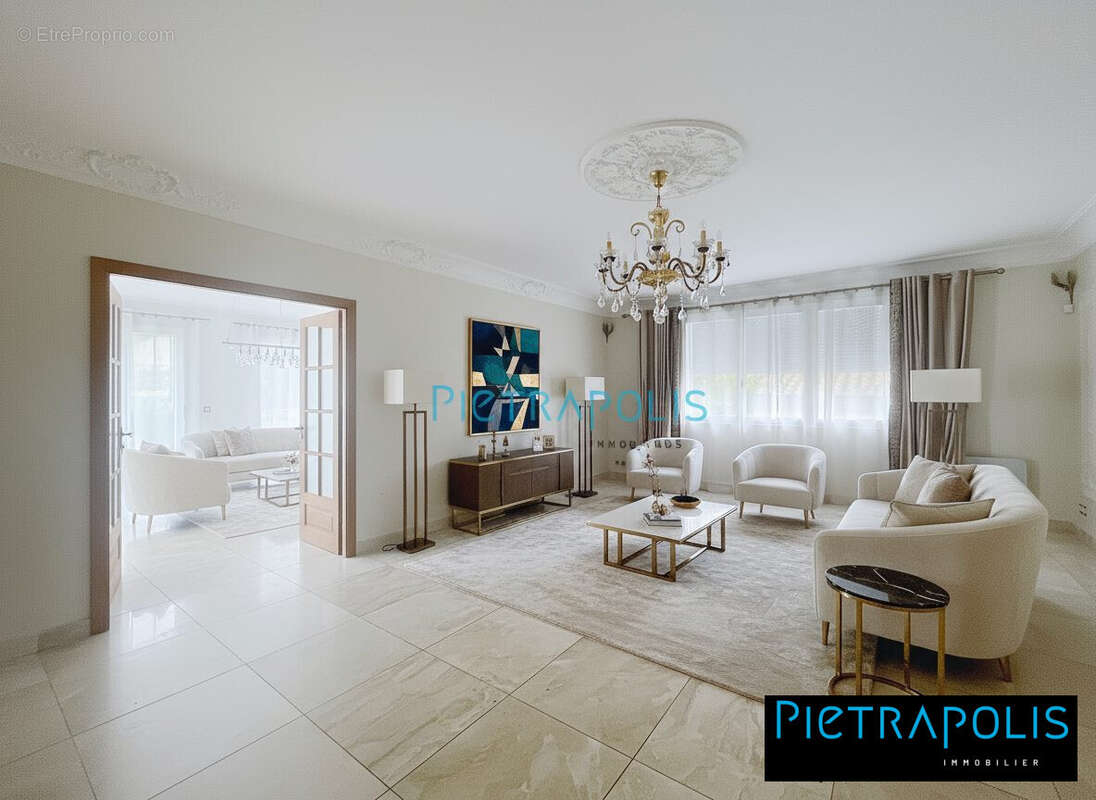 Maison à MONTMERLE-SUR-SAONE