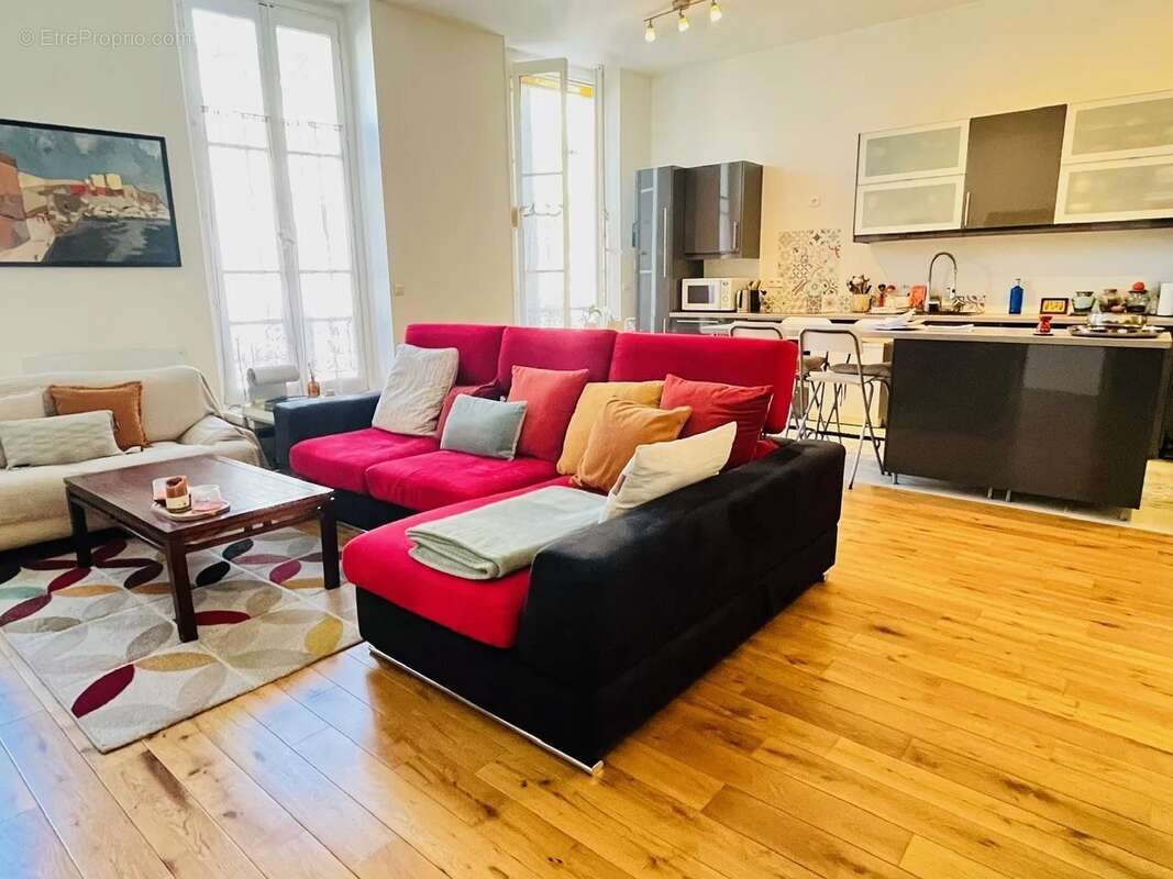 Appartement à MARSEILLE-1E
