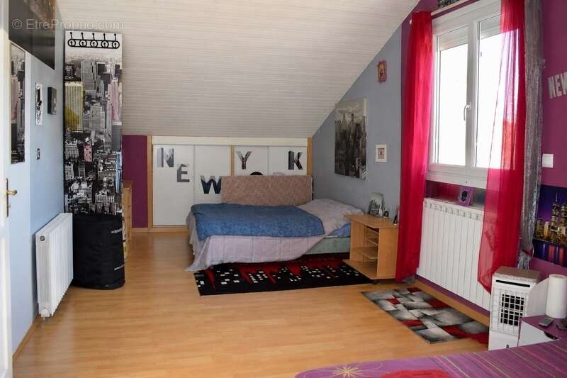 Maison en pierre 177 m² - 5 chambres - Terrain 1 200 m² - Villeneuve-sur-Lot - photo 6