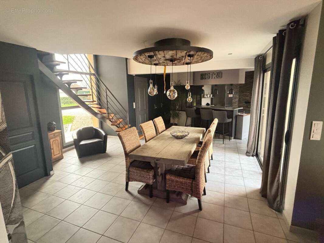Maison à BRANGES