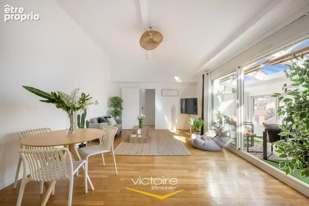 Grange Blanche - T2bis au dernier étage avec loggia vitrée - photo 3