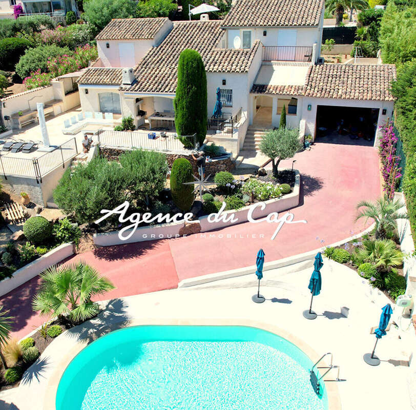 Maison à LES ISSAMBRES