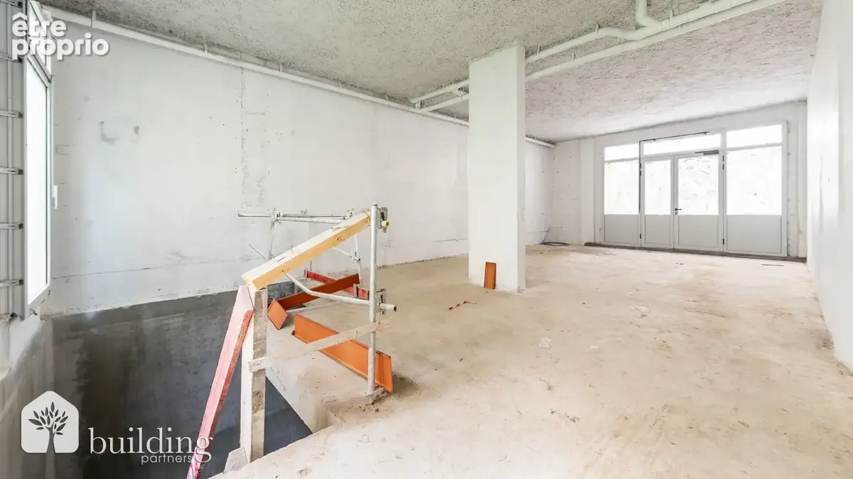 Batignolles Paris 17ème - Local commercial 236,50 m² Carrez avec 37 m² de jardin - photo 5
