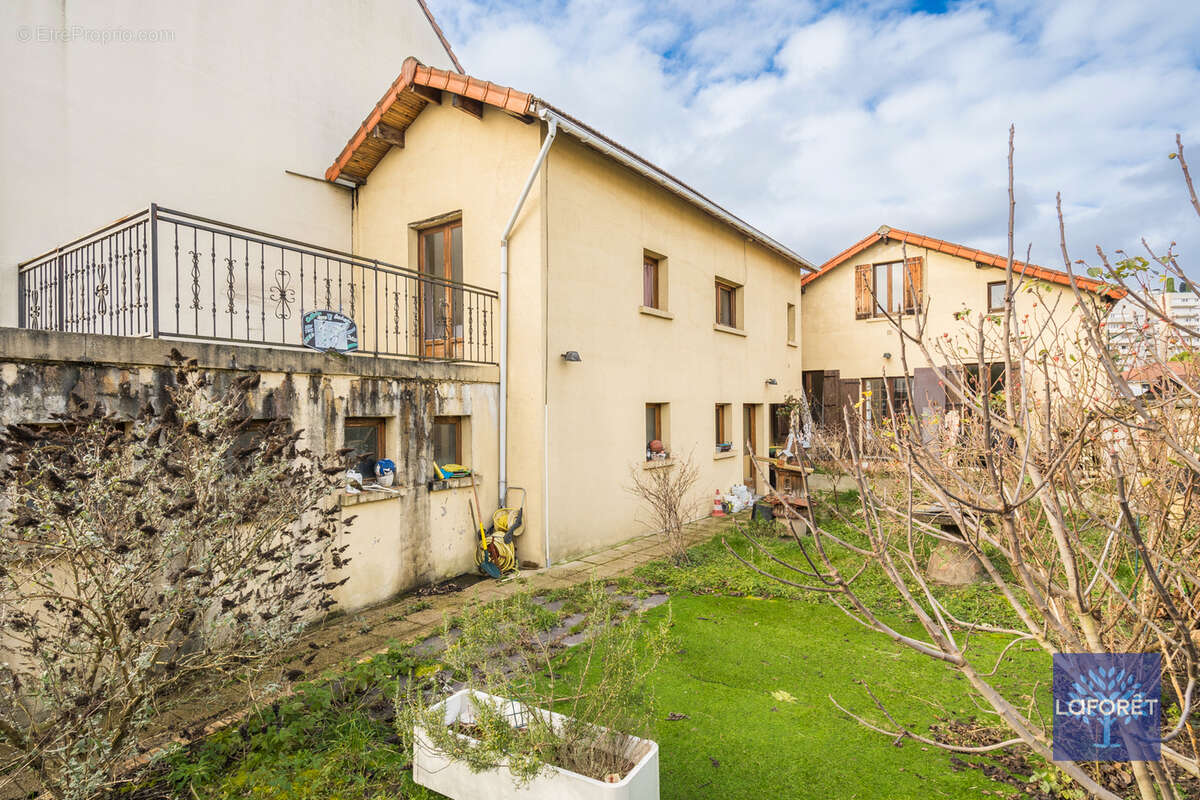 Maison à LE BLANC-MESNIL