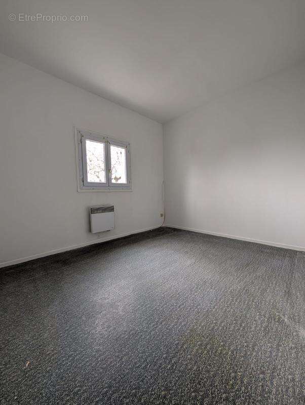 Maison à BELLENAVES