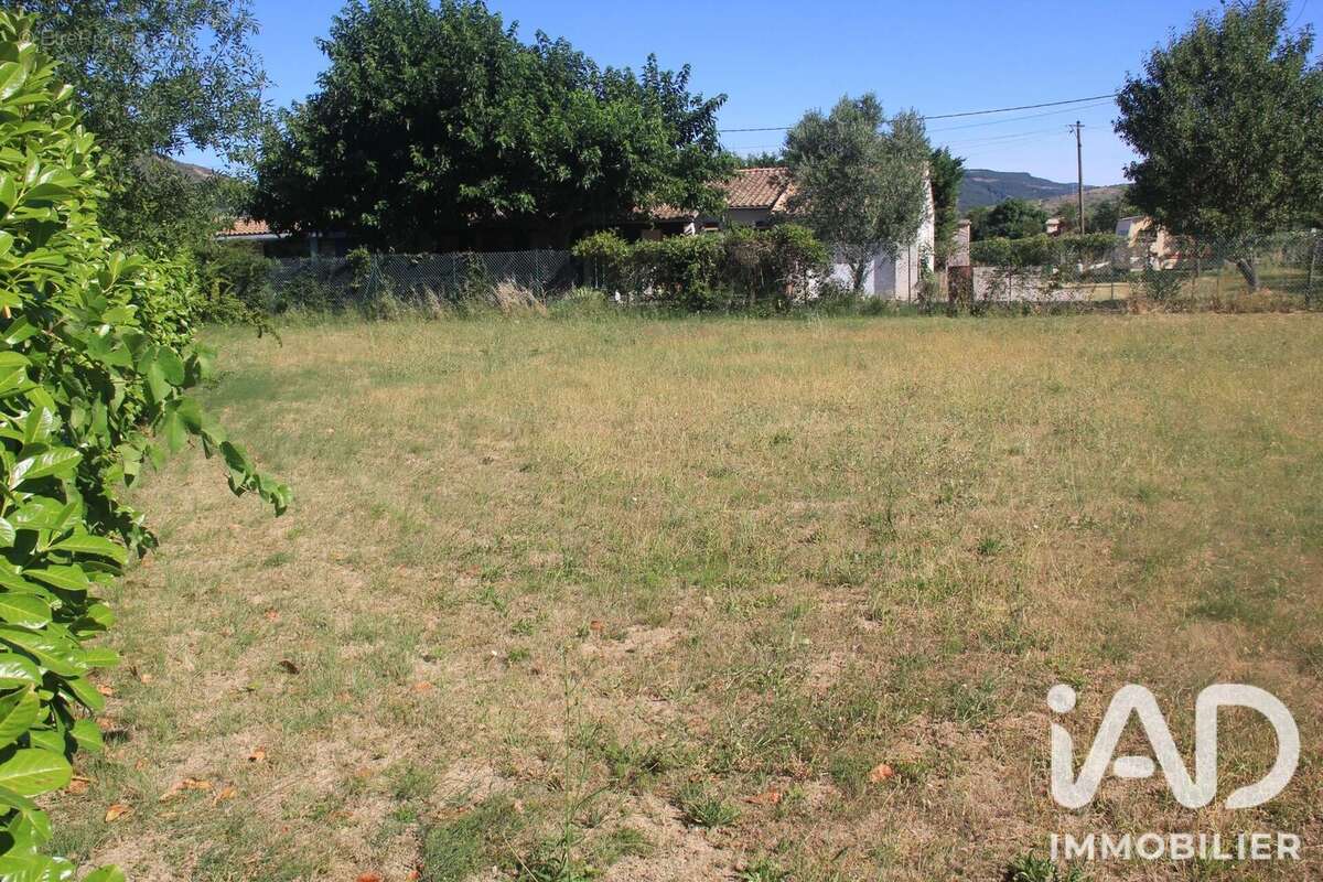 Terrain 881 m² à Alba-La-Romaine  - photo 7