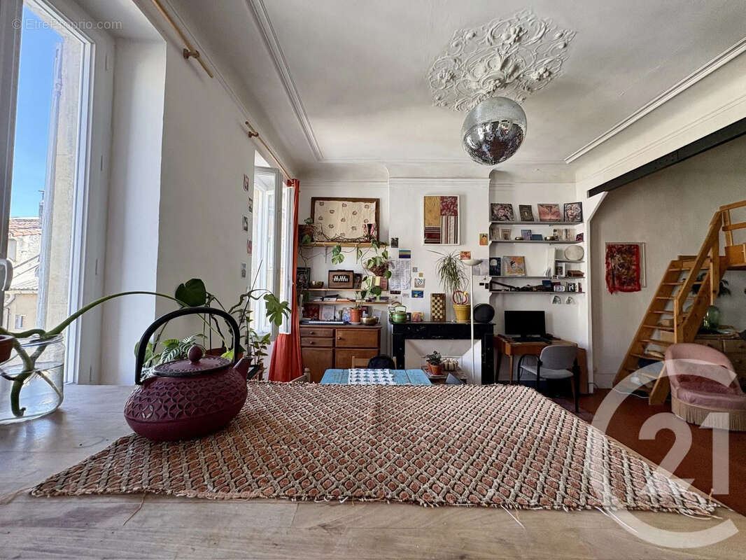 Appartement à MARSEILLE-1E