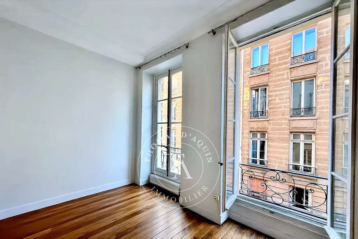 Appartement à PARIS-7E