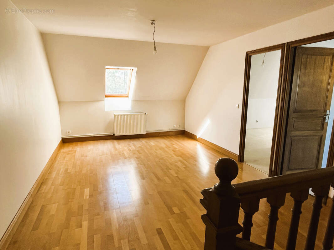 Maison à FLEURINES