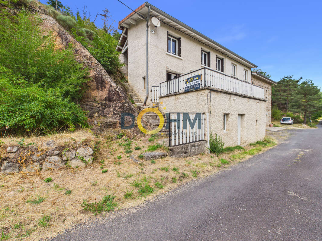 maison avec jardin dans un village de tiranges - photo 2