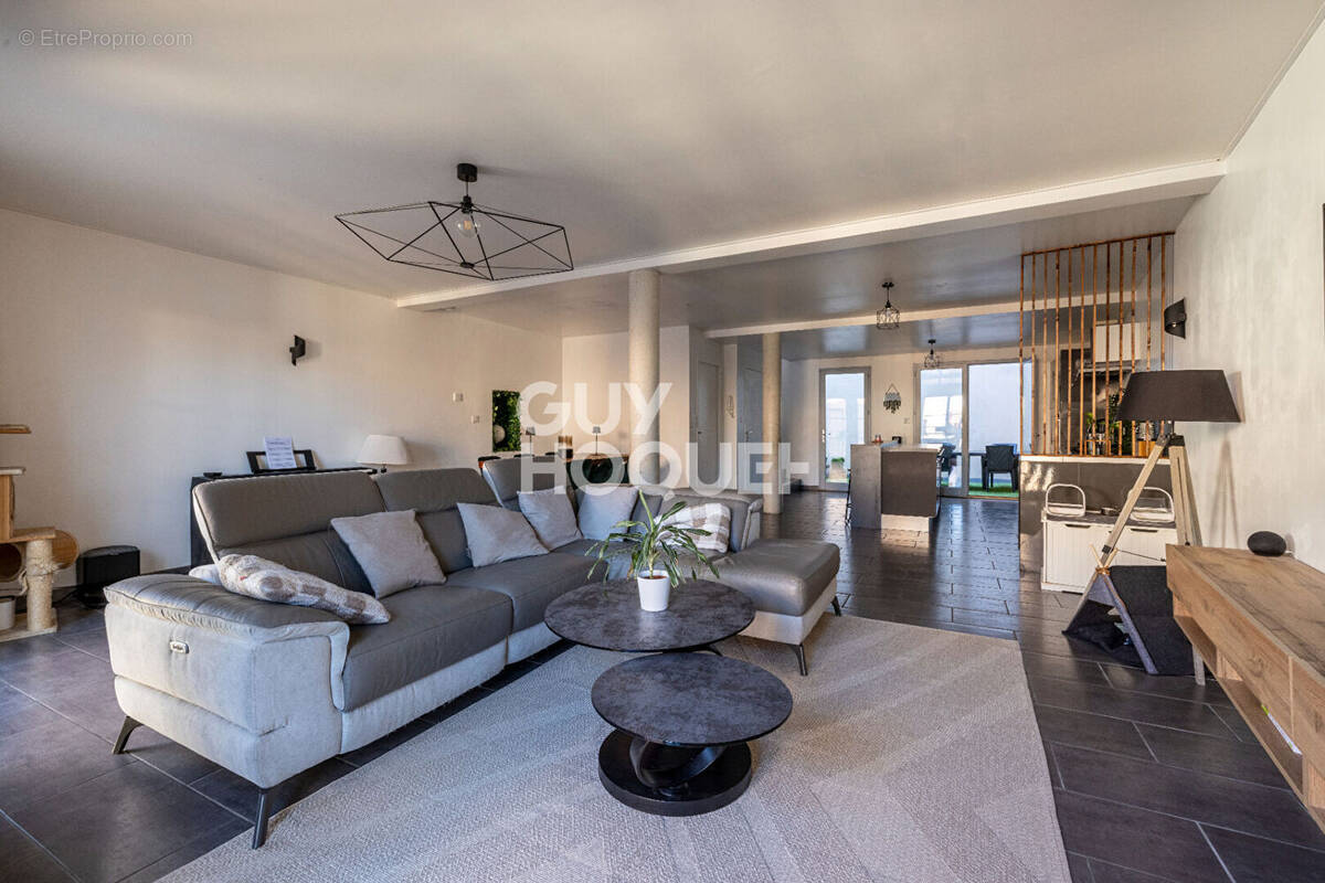 Maison à PONT-DU-CHATEAU