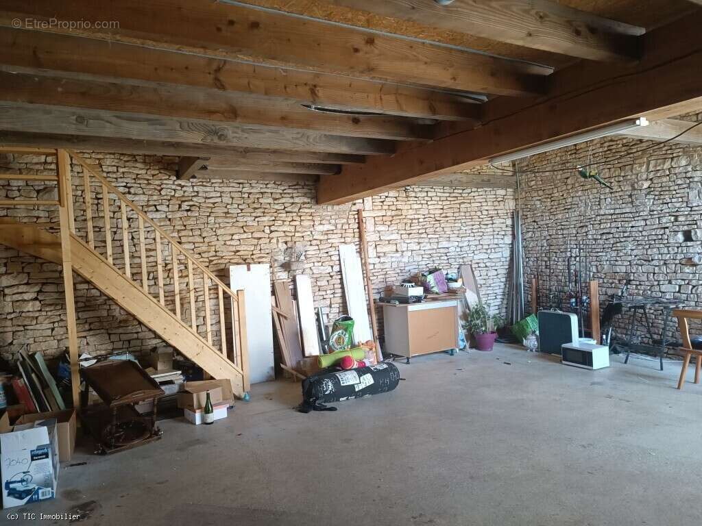 Maison à AUNAC