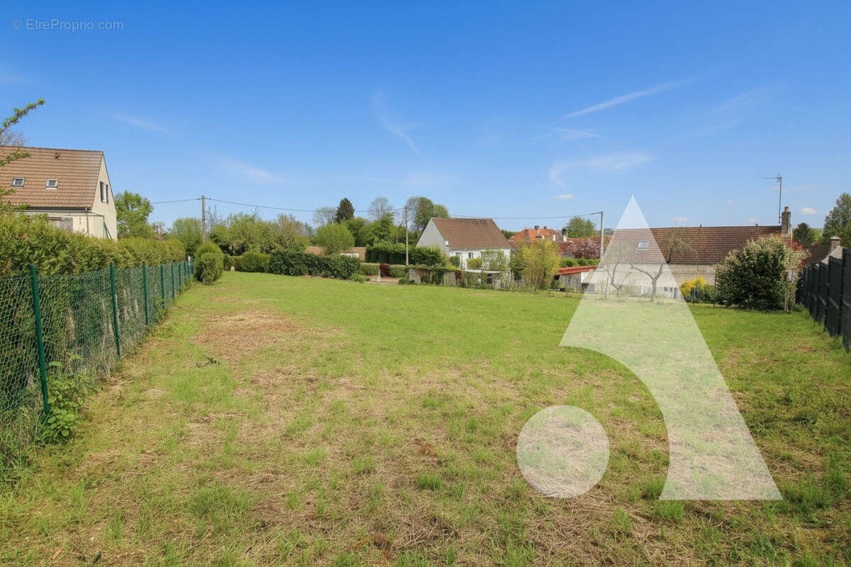 Terrain à GRANDFRESNOY