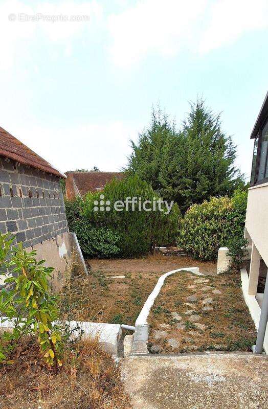 Maison 69 m² à Huriel  - photo 14