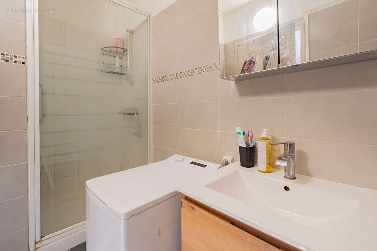 Appartement à MARSEILLE-1E