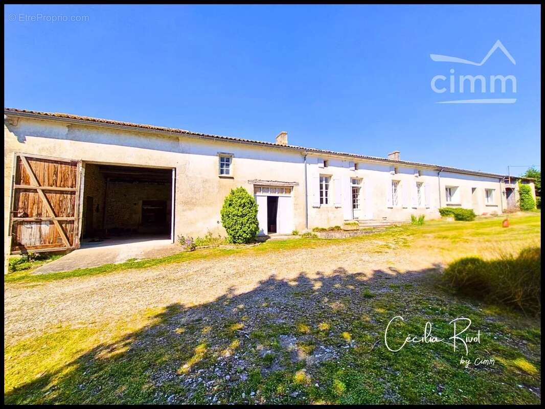 Maison à SAINT-MARTIAL-DE-MIRAMBEAU