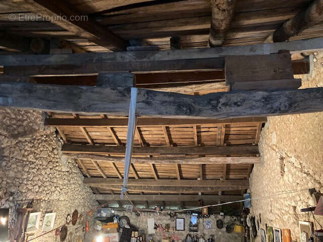 Maison à MONTLIEU-LA-GARDE