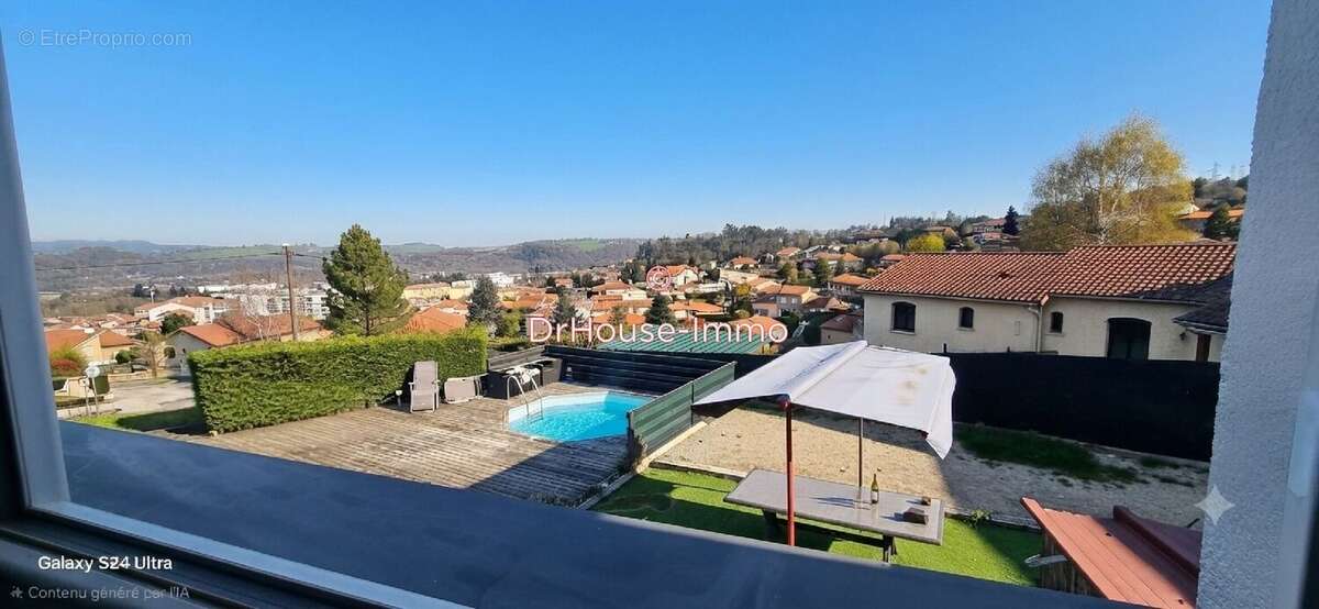 Maison 146 m² à Le Chambon-Feugerolles  - photo 9