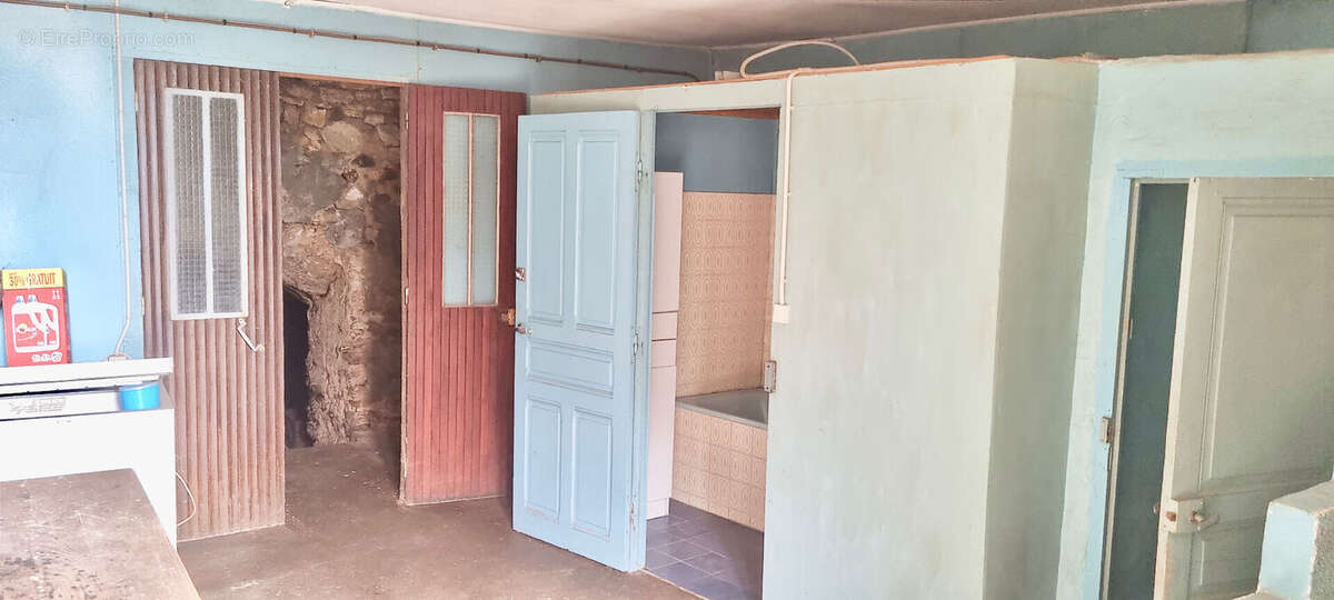 VERTAIZON / Maison à vendre dans un agréable village à proximité de Pont-du-Château ! - photo 3