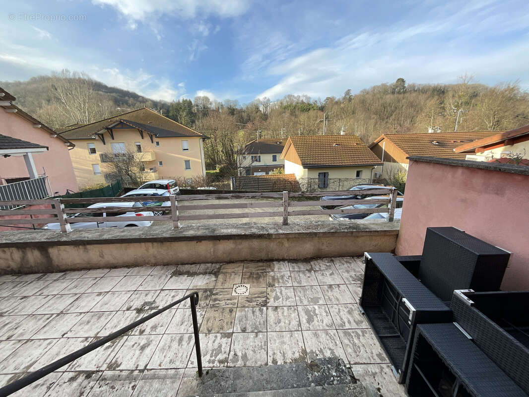 Appartement à NIVOLAS-VERMELLE