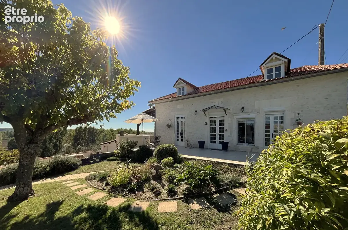 Belle maison en pierre, piscine et vue panoramique : le trio gagnant ! - photo 3