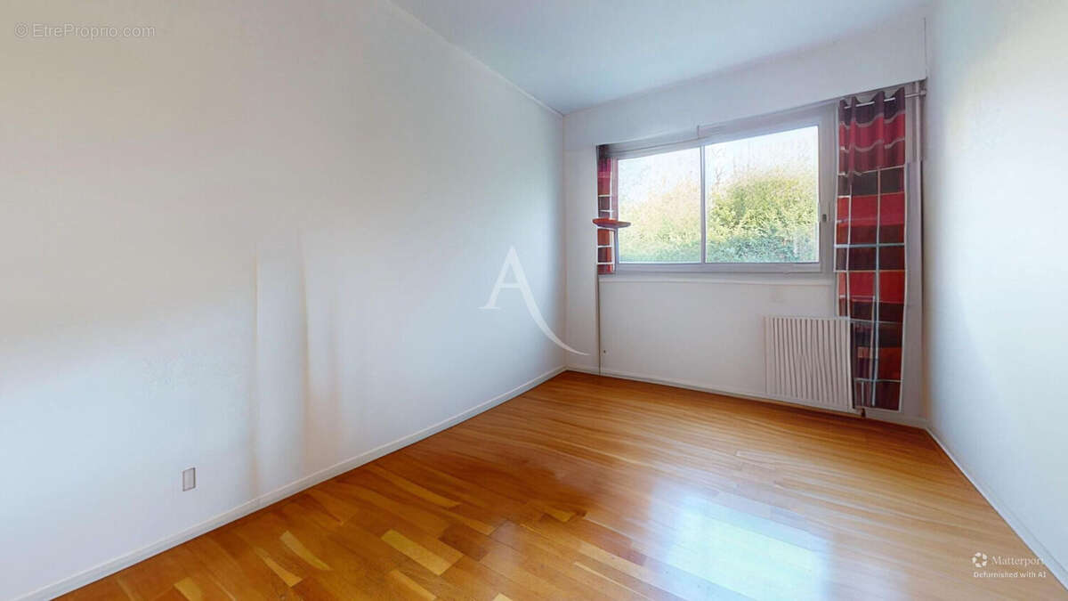 Appartement à LE MESNIL-LE-ROI