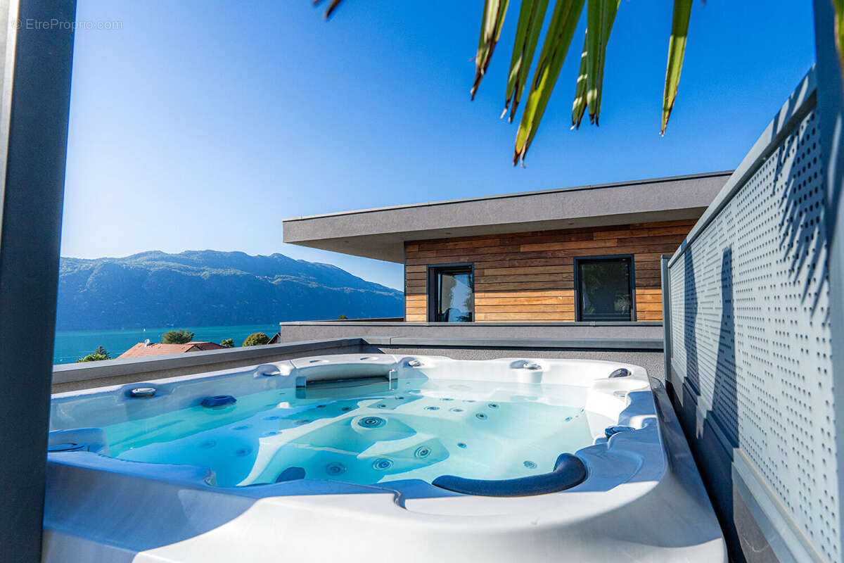 Villa contemporaine avec piscine intérieure et vue lac - photo 4