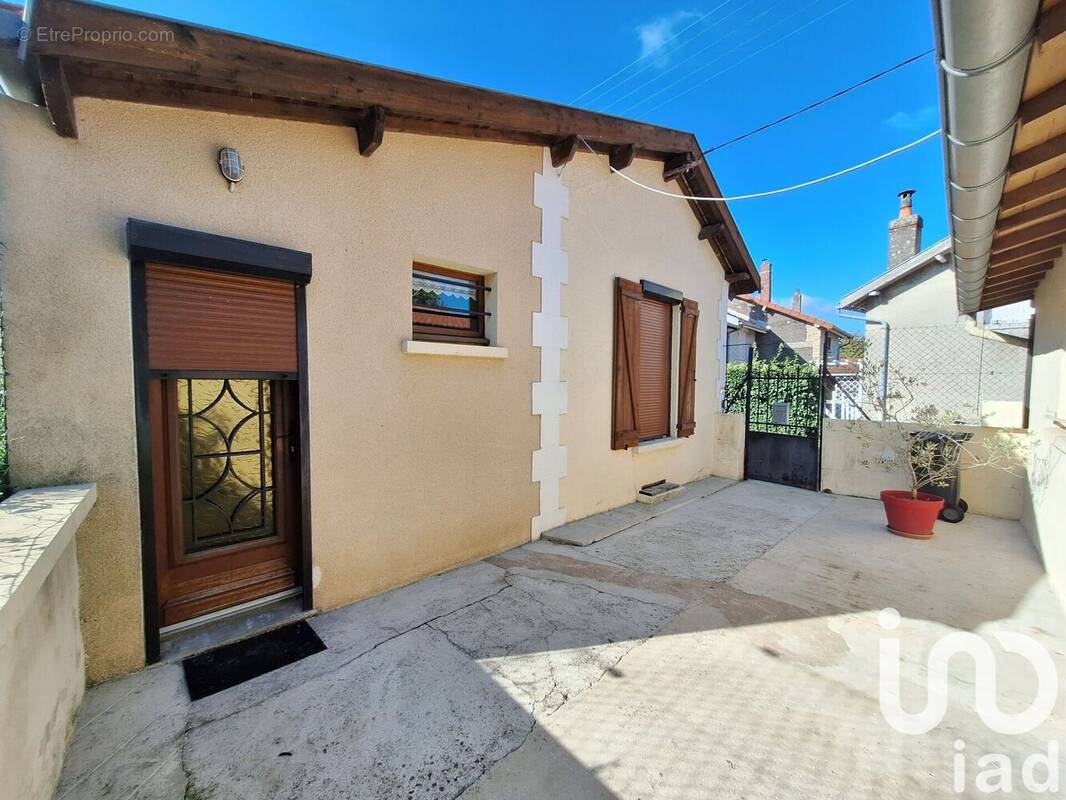 Photo 1 - Maison à VOUZIERS