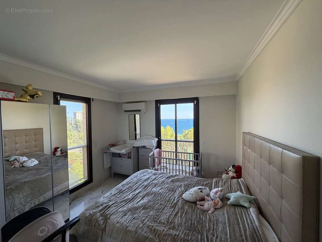 Immobilier Roquebrune Cap Martin, quartier Vigie - Appartement Trois Pièces à Vendre avec Vue Mer Panoramique - photo 7