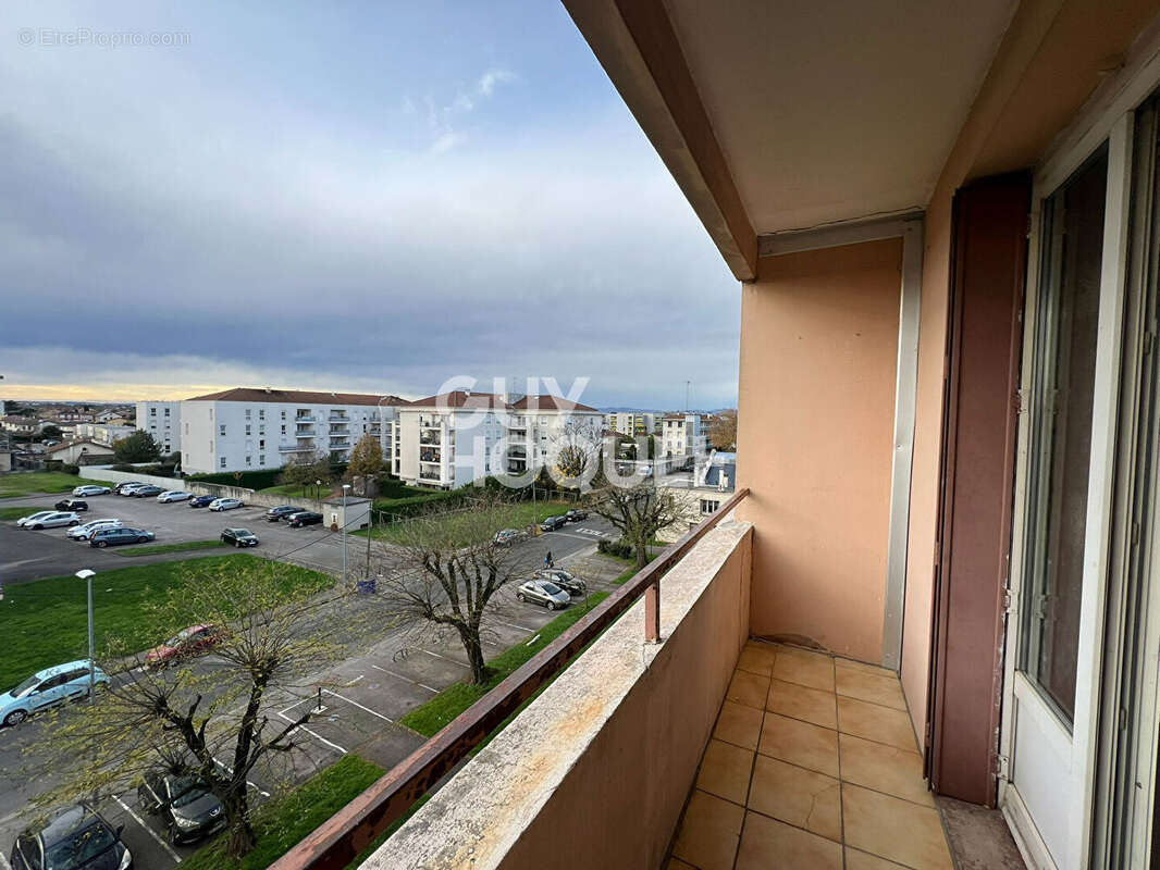 Appartement à DECINES-CHARPIEU