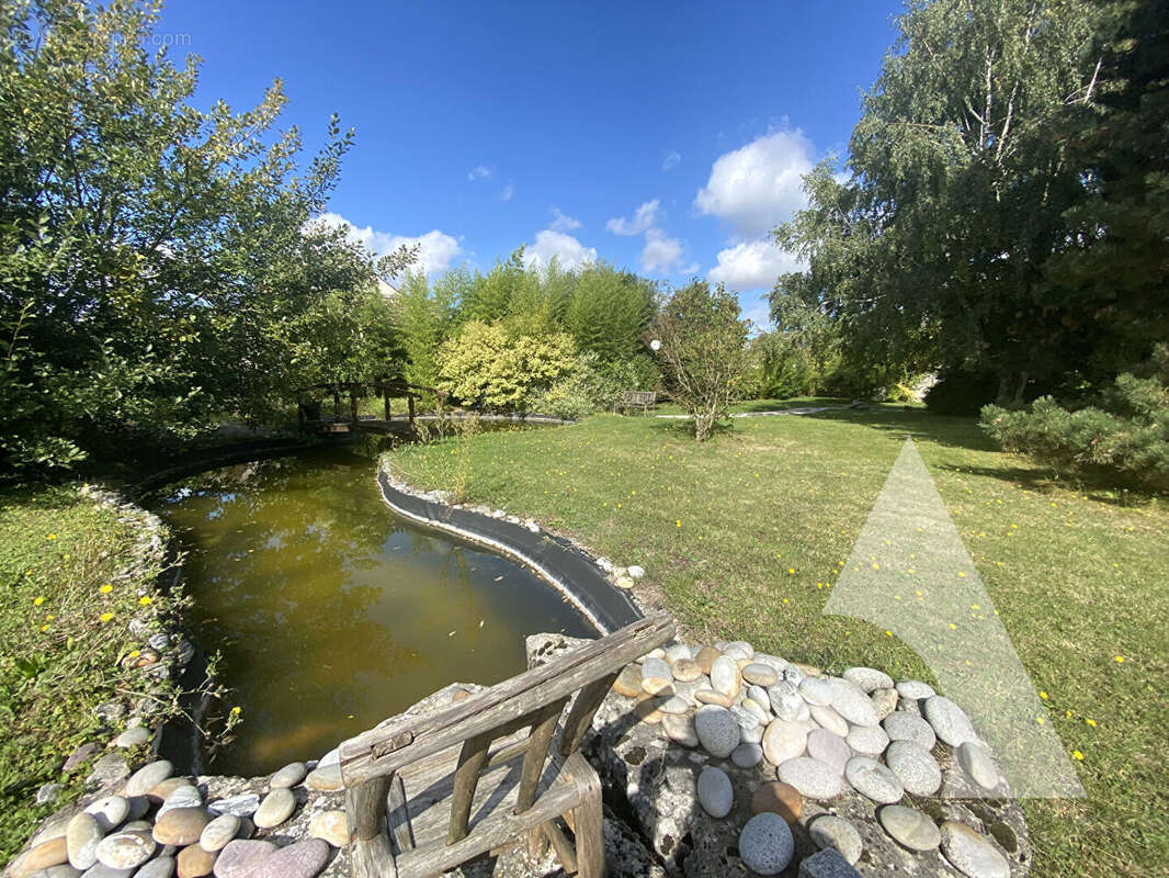 Maison 260 m² - 5 chambres avec terrain - peroy les gombries - photo 16