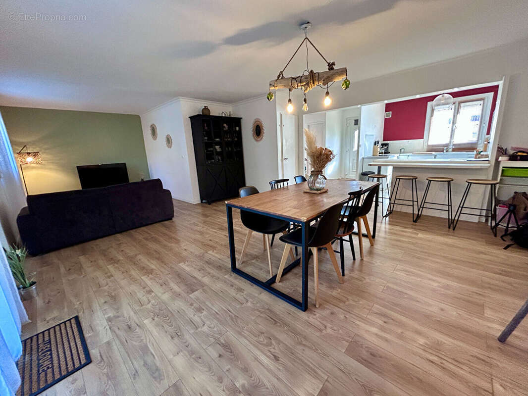 Maison à GUILHERAND-GRANGES