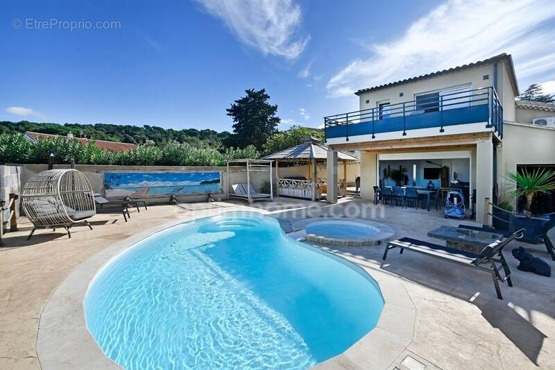 Maison à BAGNOLS-SUR-CEZE