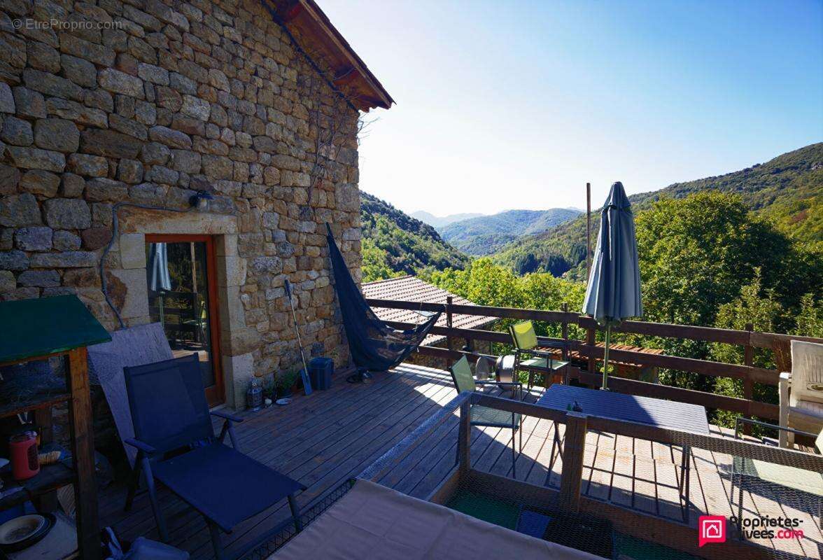 Maison à SAINT-PIERRE-DE-COLOMBIER