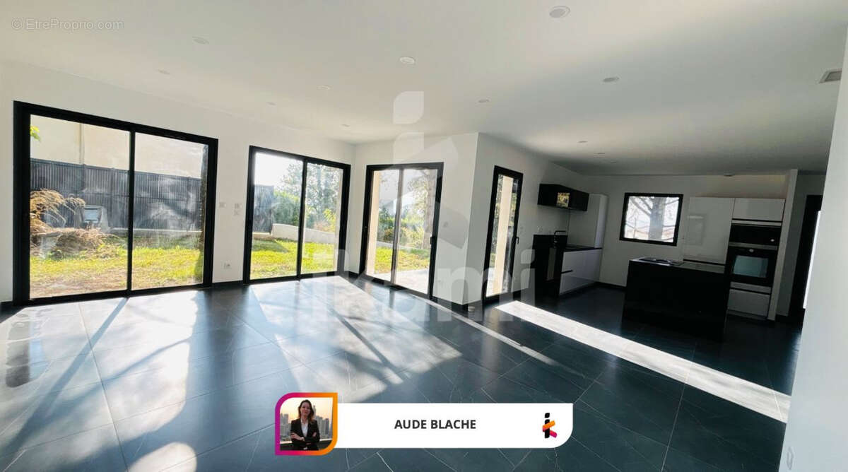 Maison à CHANOS-CURSON