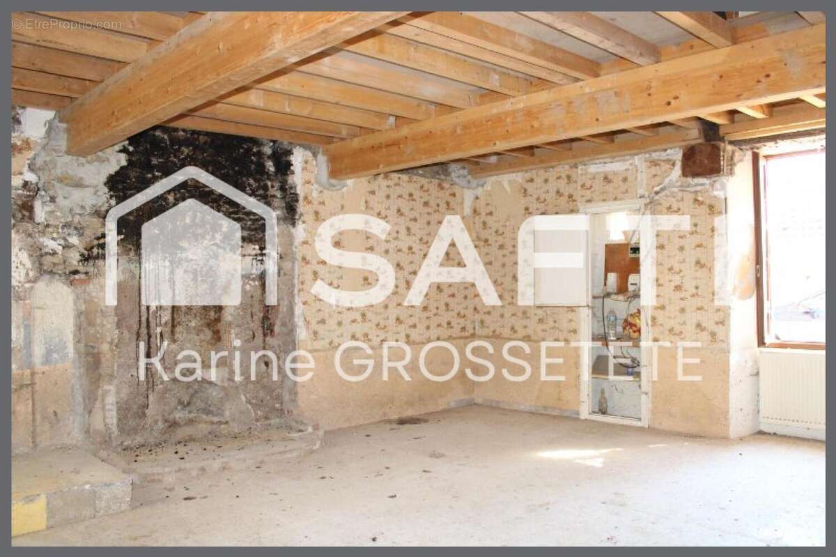 Photo 2 - Maison à CORROMBLES