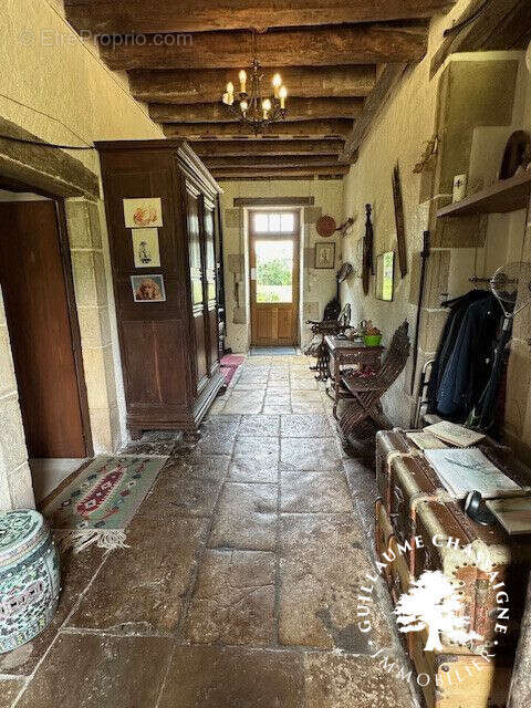 Maison 470 m² à Bourges  - photo 6