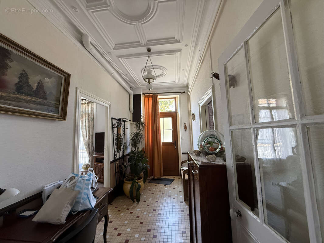 Maison de village et dépendances - photo 2