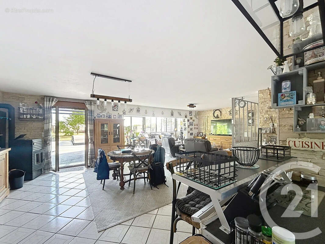 Maison 180 m² à Vraux  - photo 9
