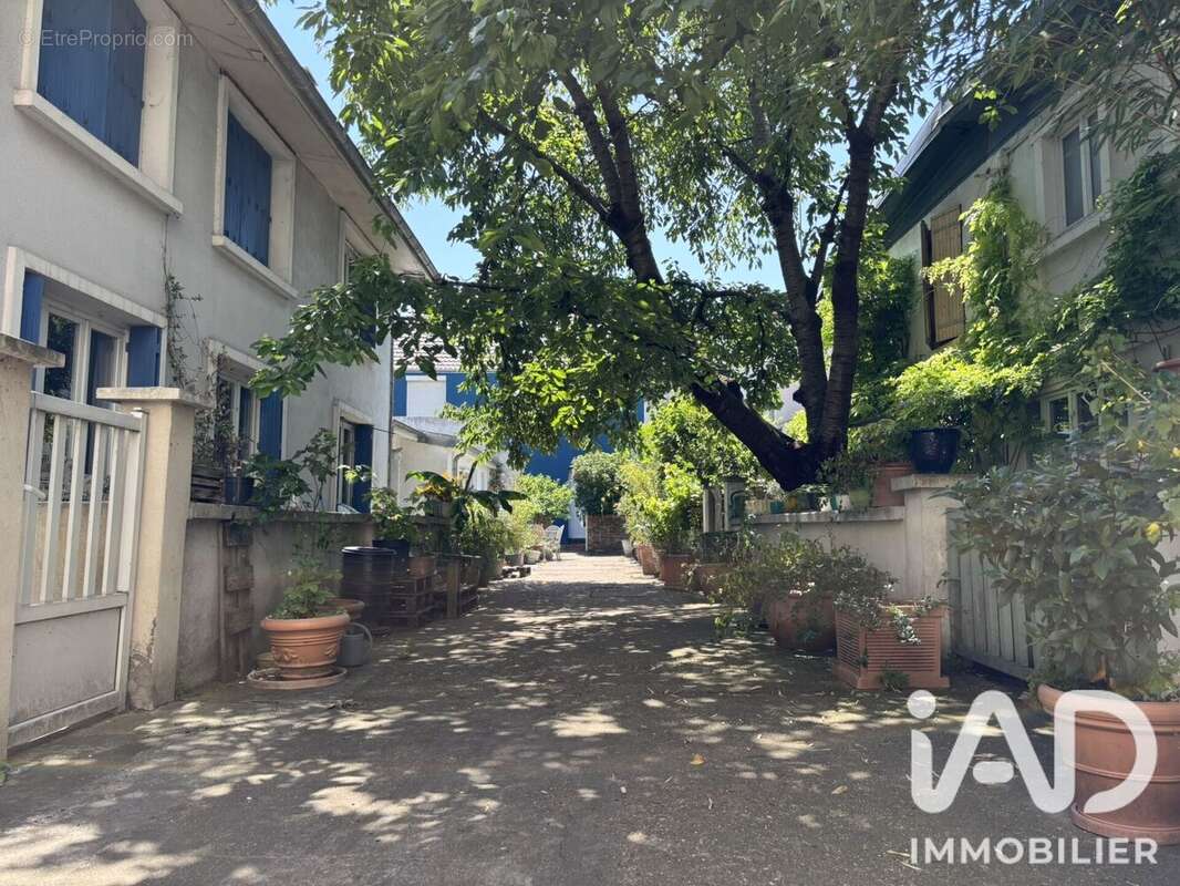 Photo 2 - Appartement à SAINT-DENIS