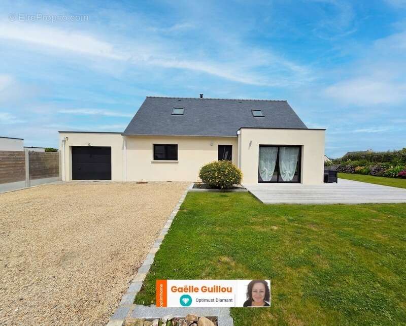 Maison à PLOUGOULM