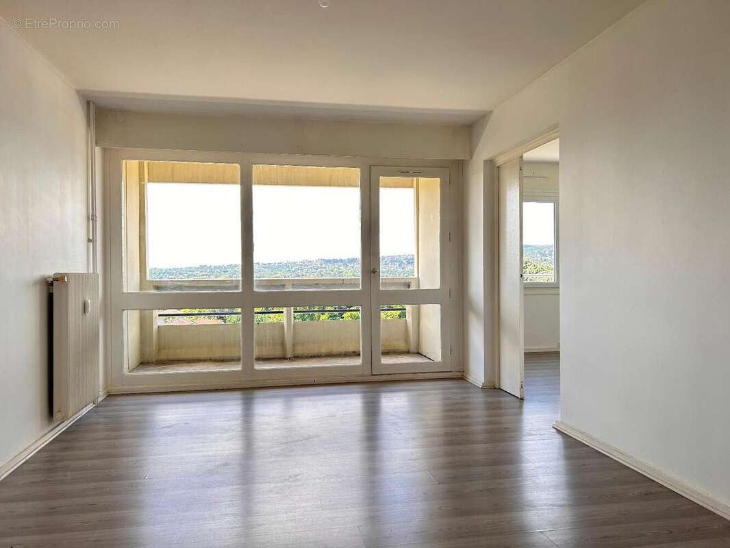   - Appartement à CALUIRE-ET-CUIRE