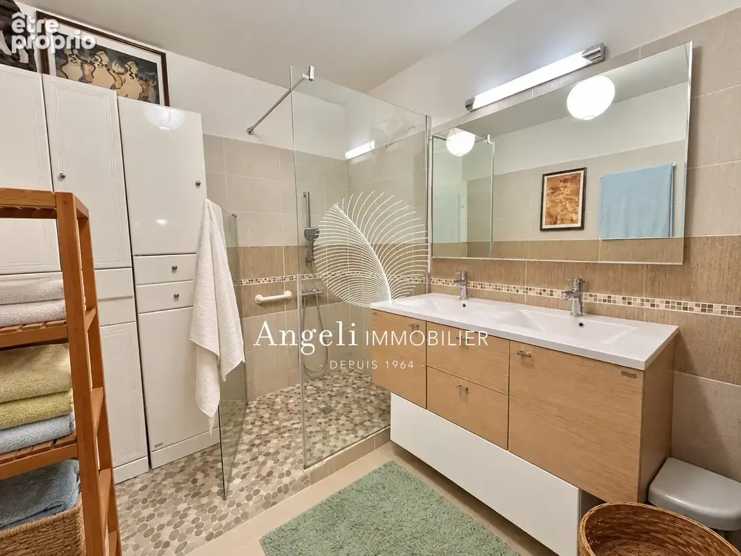 Appartement en dernier étage - FREJUS - photo 5