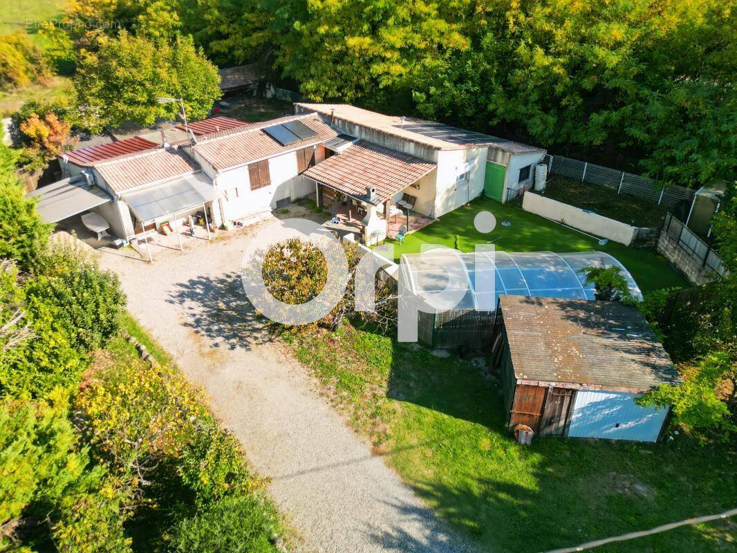 Maison à GROSPIERRES