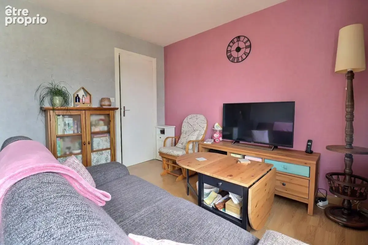BAS FACULTES - T2 - 49 m² - Une chambre - Balcon - Cave - photo 5