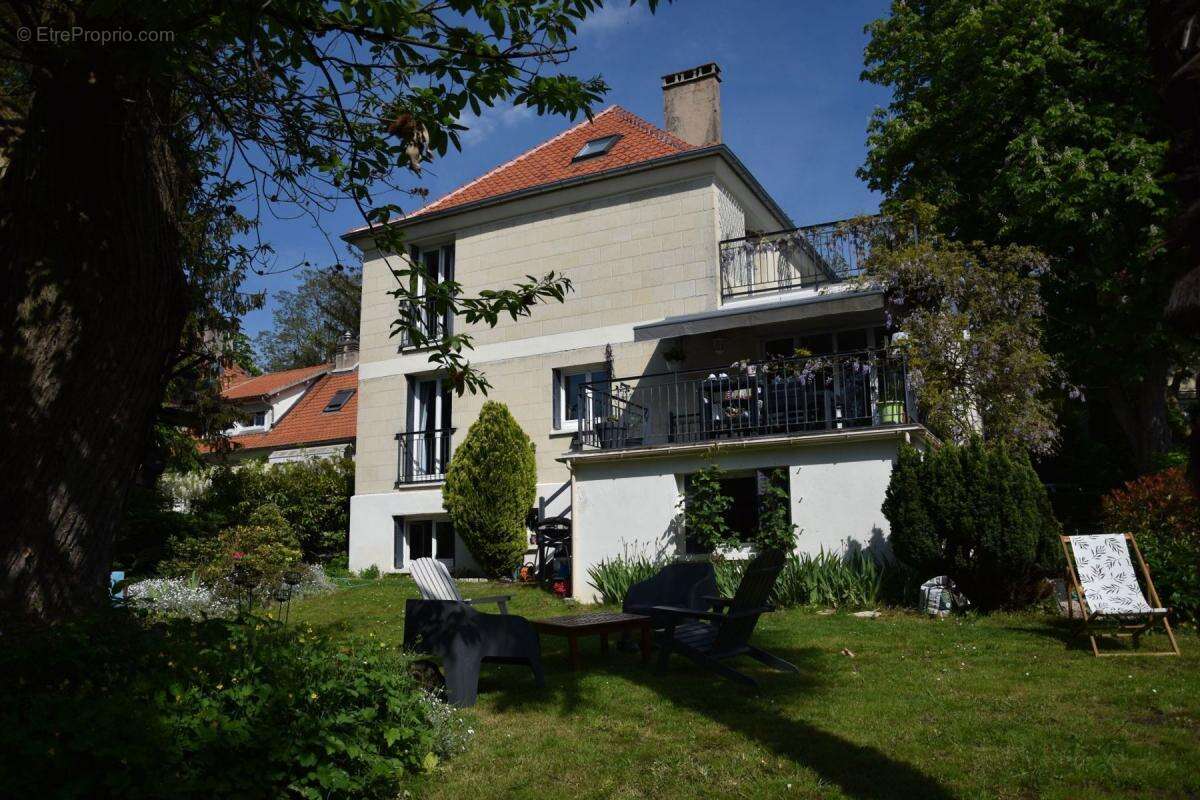 Maison à LA CELLE-SAINT-CLOUD