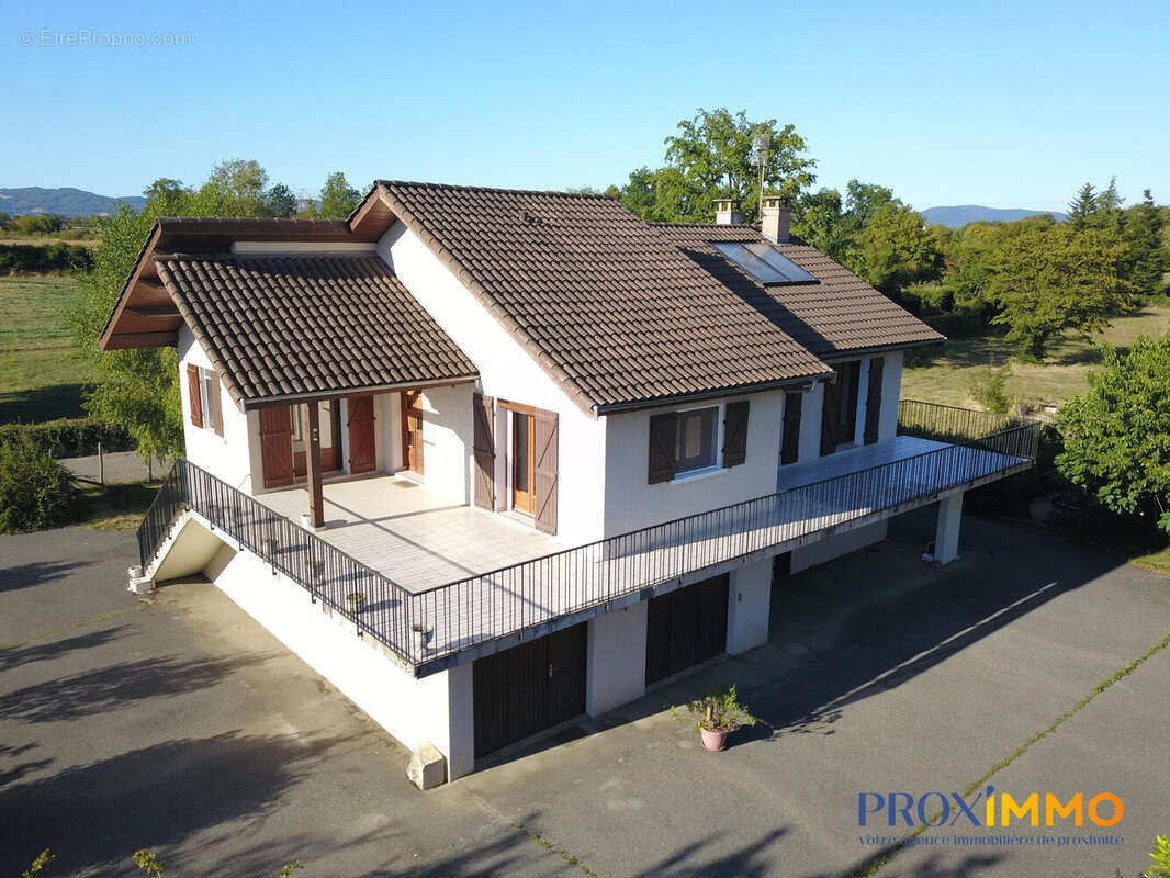 Maison 160 m² à Izeaux  - photo 3