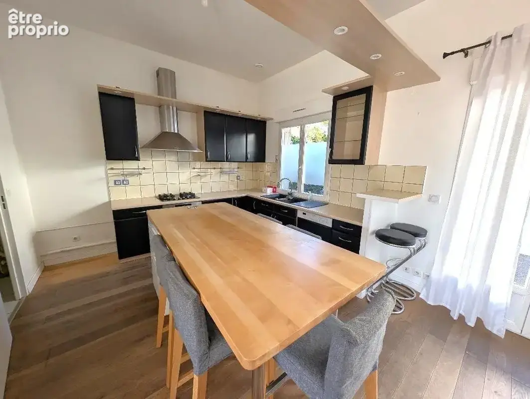 Appartement 6 pièces 154 m² à vendre à Neuilly-Plaisance (93360) - photo 4