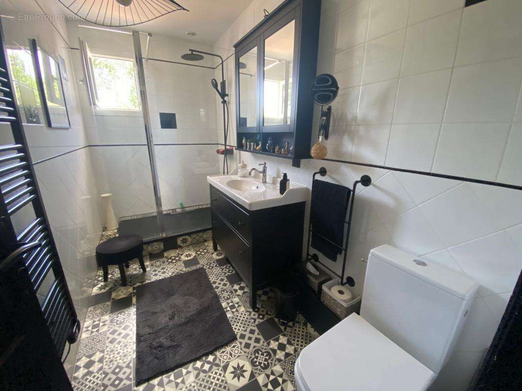 Villa COUP DE COEUR de 2002 de 173 m² avec Garage spacieux de 40 m² et Piscine - photo 20